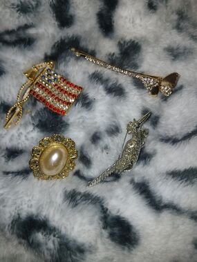 Gold-Tone Pearl & Crystal Bird, Flag Various Brooch Collection - Gold